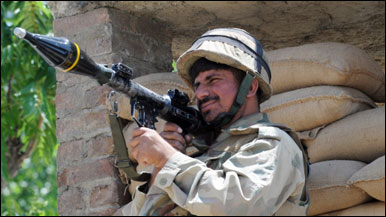 پاکستانی ګوته په ماشه پوځي په منګوره کې