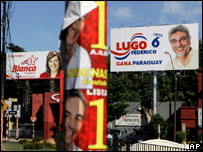 Cartazes de candidatos à Presidência do Paraguai
