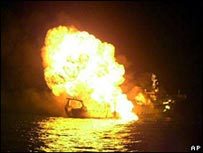 Hình ảnh tàu bị bắn cháy ngày 24.11 do hải quân Ấn Độ cung cấp