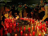 Parentes das vítimas fazem vigília em Madri