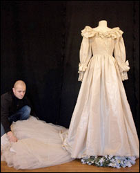 डायना की शाही पोशाक