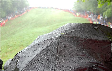 Rain at the Cheese Rolling Festival 2008