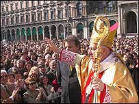 O cardeal italiano Dionigi Tettamanzi