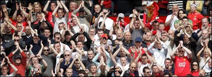 A crowd of football fans