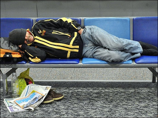 被困在机场的航空乘客