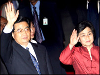 अपनी पत्नी के साथ जिंताओ