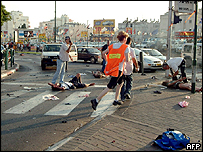 امدادگران به صحنه حادثه می شتابند