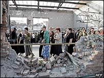 ويرانه به جا مانده از سالن ورزش مدرسه بسلان