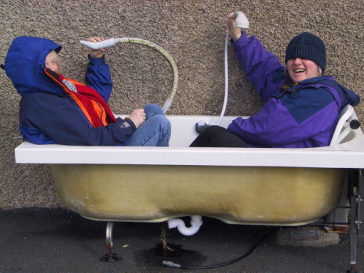 Bessie Mary fae Papa Stour thowt she wid go tae the Fank, so we reckoned a bath wid come in handy.