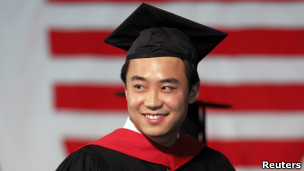 薄瓜瓜在哈佛畢業典禮上