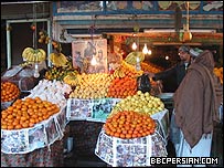 ميوه فروشی در شب چله