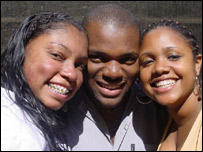 O BankBoston paga os estudos de 21 jovens até o fim da universidade