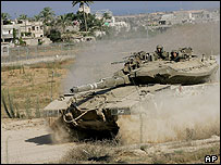 Gazze'de bir İsrail tankı