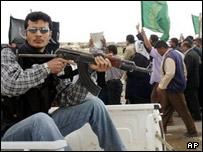 محافظان خارجی دسته عزاداری شیعیان عراق