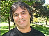 نادر داوودی کارگردان"سیزده و نیم"