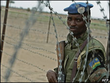 جندي من قوات حفظ السلام في السودان 