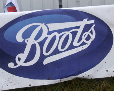 Boots: Handi iawn os 'da chi am fynd i gerdded Dyffryn Clwyd.