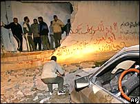 Následky výbuchu izraelské střely v Gaze