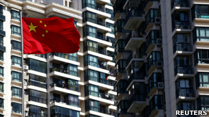 上海某房地产项目前一面中国国旗在飘扬（资料图片）