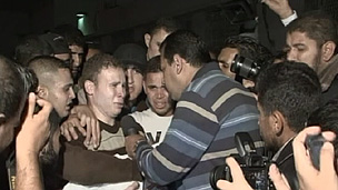 Jehad Mashhrawi concedeu entrevista logo após morte do filho e da cunhada (BBC)