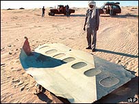 Destroços do UTA DC-10 explodido sobre o deserto em Níger em 1989