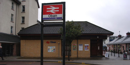 Sìleas and Marsaili bid farewell