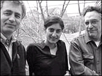 گيتا ساعدی (نفر وسط)