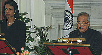 कोंडोलीज़ा राइस और प्रणव मुखर्जी 