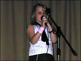 9 year old Abigail Taylor singing Avril Lavigne's Sk8er Boi 