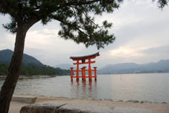 The torii (gate) of Itsukushima Shrine, in the town of Miyajima on Itsukushima Island, Hiroshima Prefecture, Japan