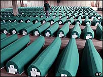 تابوتهای اجساد قربانيان سربنيتسا