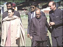 सोनिया गाँधी, प्रणव मुखर्जी और ग़ुलाम नबी आज़ाद