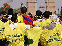 दिल्ली में तिब्बती प्रदर्शनकारी
