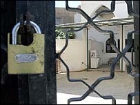 Mesquita fechada em Bagdá