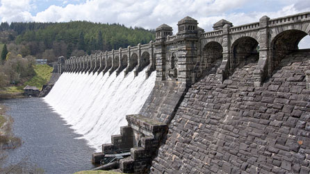 Lake Vyrnwy dam by Ron Kyte