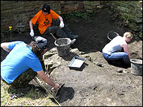 Archaeologists at Sheffield Manor Lodge