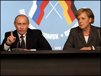 Vladimir Putin e Angela Merkel