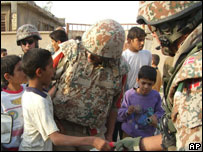 tropas dinamarquesas com iraquianos