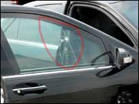 گاڑی پر حملہ