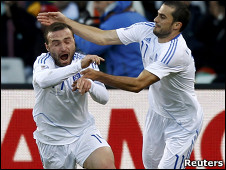 ديميرتريس سالبيجيدس(يسار)