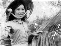 Ảnh bác sỹ Đặng Thùy Trâm chụp trong chiến trường và gửi về cho gia đình