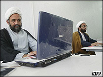 استفاده روحانیون ايران از لپ تاپ