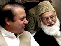 نواز شریف اور قاضی حسین احمد (فائل فوٹو)