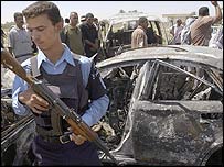 Vůz poslance šejka Dhárího Fajáda po atentátu