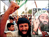 Pakistanlı göstericiler