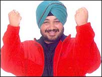 दलेर मेंहदी जाने-माने पंजाबी पॉप गायक हैं