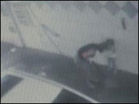 Imagem do circuito interno de televisão do Magical Car Wash, em Orlando 