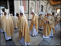 Bispos participam do sínodo em Roma