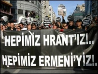 Hrant Dink'in cenaze yürüyüşünden