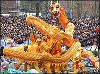 Китайська економіка бурхливо розвивається, і все більше китайців ведуть бізнес із Заходом